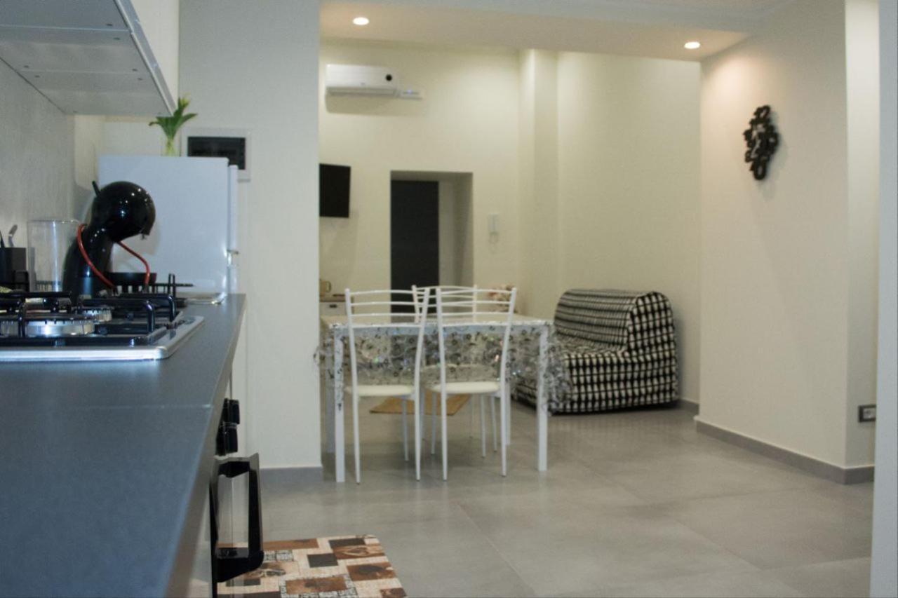 קטאניה Suite Meghan Home מראה חיצוני תמונה